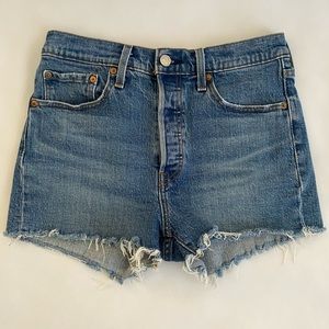 Levi’s 501 Jean Shorts                                            Size 28